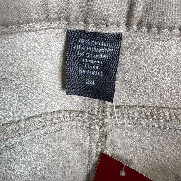 Avenue Women’s Plus Size 24 Khaki Butter Denim Capri Pull On Pants NWT Comfort - Picture 8 of 8